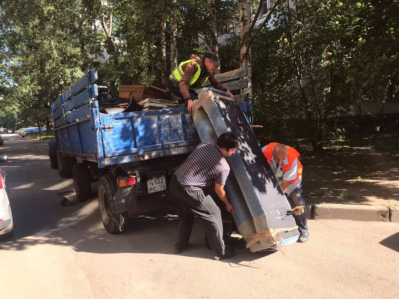 Профессиональный вывоз крупногабаритного мусора в Соли-Илецке в октябре
