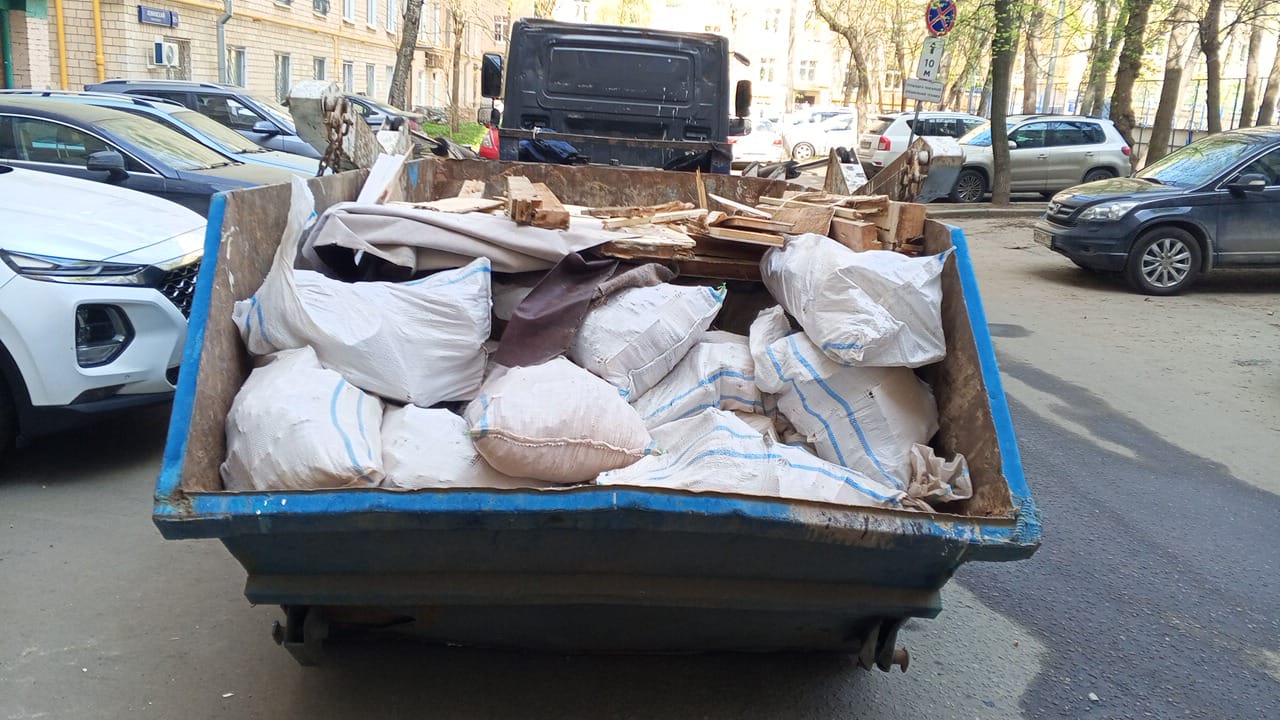 Вывоз мусора из магазина в Соли-Илецке в октябре