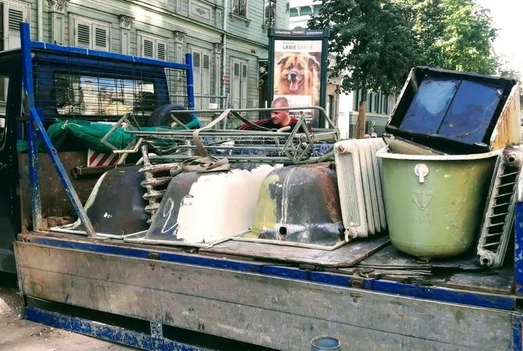 Вывоз старой сантехники в Соли-Илецке от ПроМусор: быстро, недорого от 573 руб., утилизация и грузчики