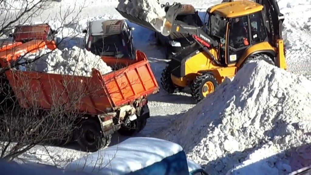 Вывоз снега с погрузкой в Соли-Илецке для организаций и частных лиц в октябре