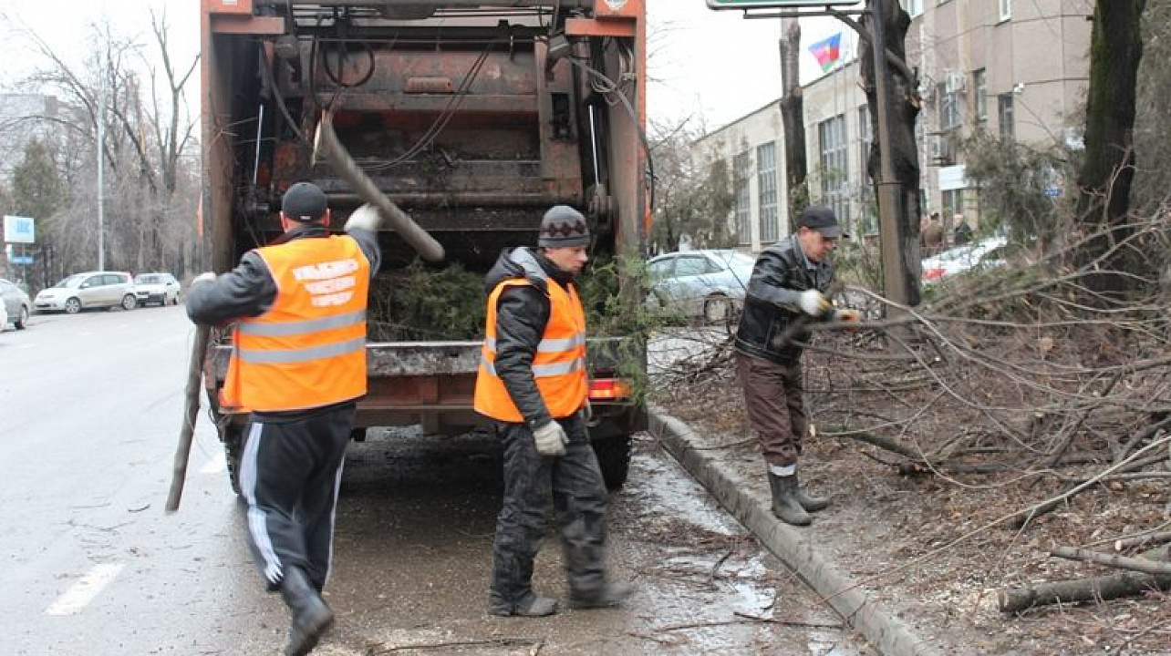 Уборка после стихийного бедствия в Соли-Илецке от 2969 руб