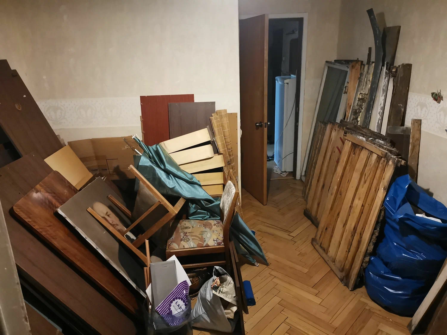 Демонтаж мебели с вывозом и утилизацией в Соли-Илецке в октябре